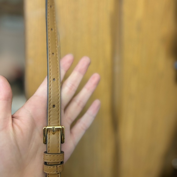 Michael Kors authentic cross body - Picture 4 of 6